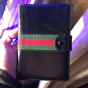 Vintage GUCCI agenda/ passport holder!